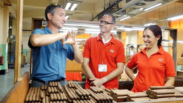 Deaf People in Havana (Spanish)